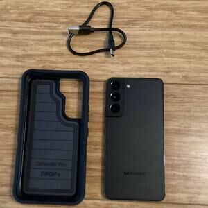 Samsung Galaxy s22 5G - black - 128GB - AT&T - with case & charger
